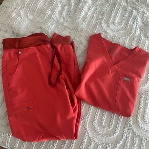 Coral Figs Scrub Set